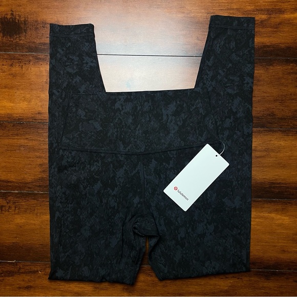 Lululemon Align High-Rise Pant 28"
Hideaway Camo Deep Coal Multi - Picture 4 of 5